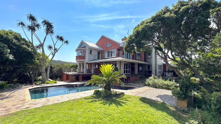 6 Bedroom Property for Sale in Lovemore Park Eastern Cape